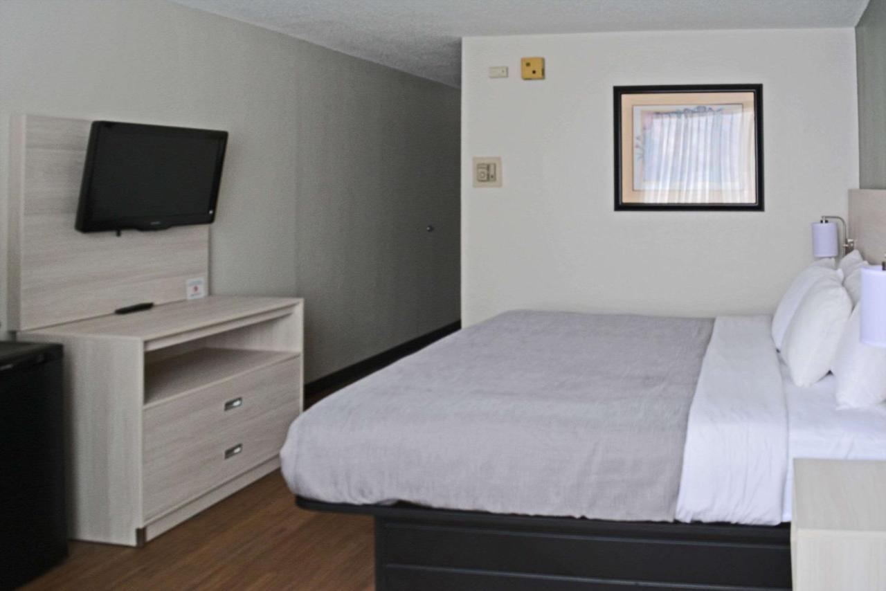 Quality & - Carrier Circle 3* East Syracuse