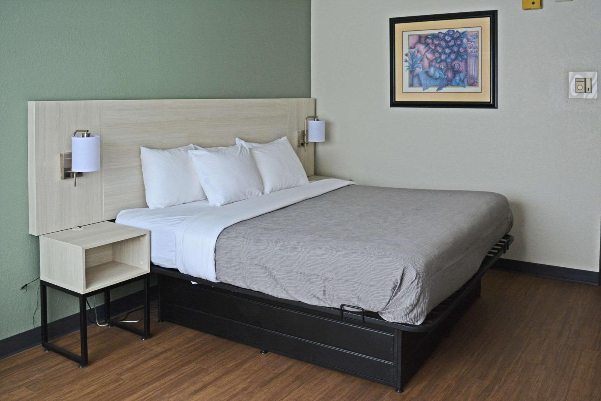 Hotel Quality & - Carrier Circle East Syracuse