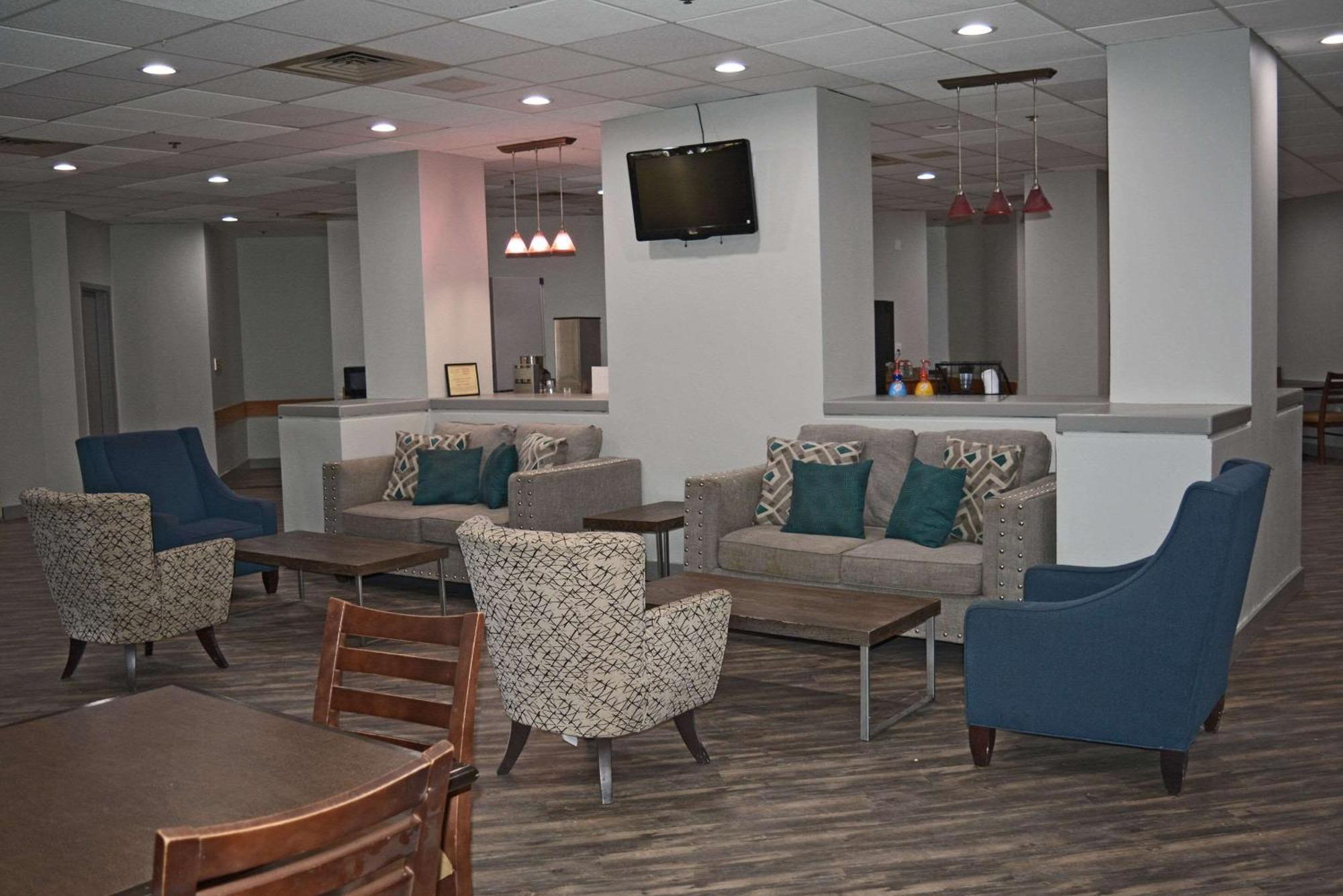 Hotel Quality & - Carrier Circle East Syracuse
