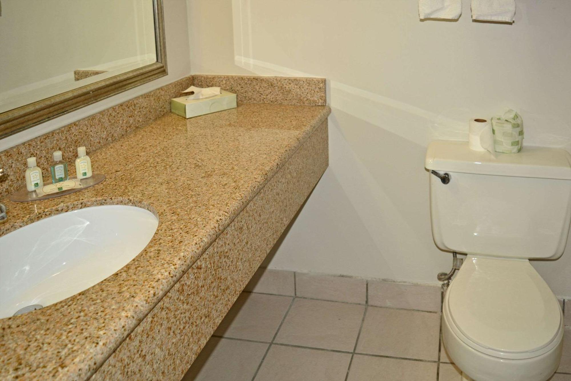 Quality & - Carrier Circle Hotel
